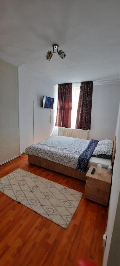 Apartament La Denis Bîrlad Buitenkant foto