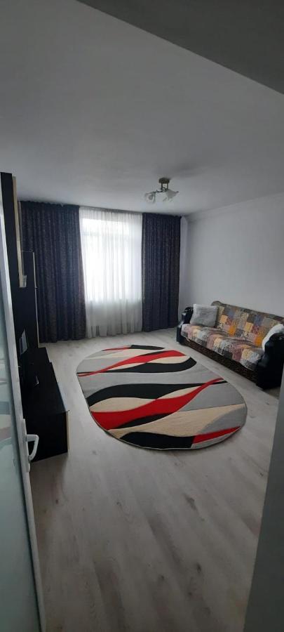 Apartament La Denis Bîrlad Buitenkant foto